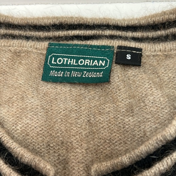Lothlorian New Zealand 🇳🇿Wool and Possum Hook Closure Cardigan Size Small - Picture 4 of 11